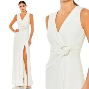 NWT Max Duggal Stunning White Gown w/Rhinestone Ring